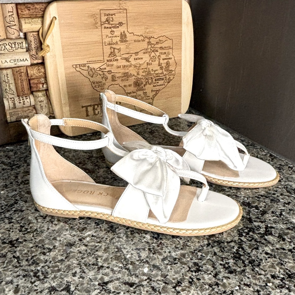 Jack Rogers Heidi T-Strap White Satin Bow Sandals Size 7 New In Box